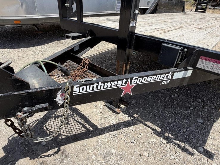 l4---2019-southwest-gooseneck-bumper-pull-trailer-image-11