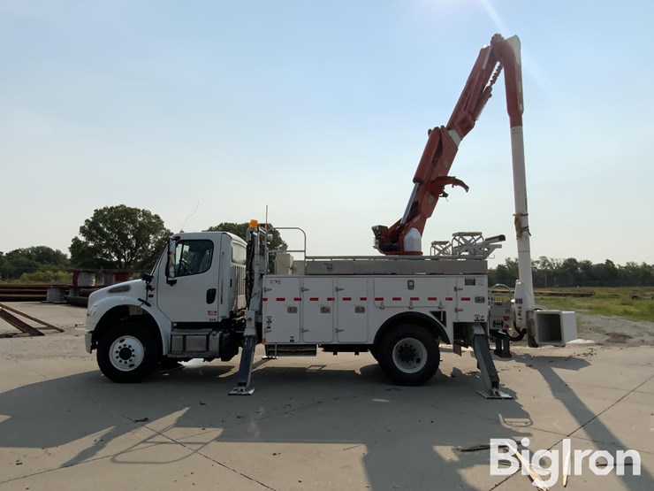 2015-freightliner-m2-106-image-16