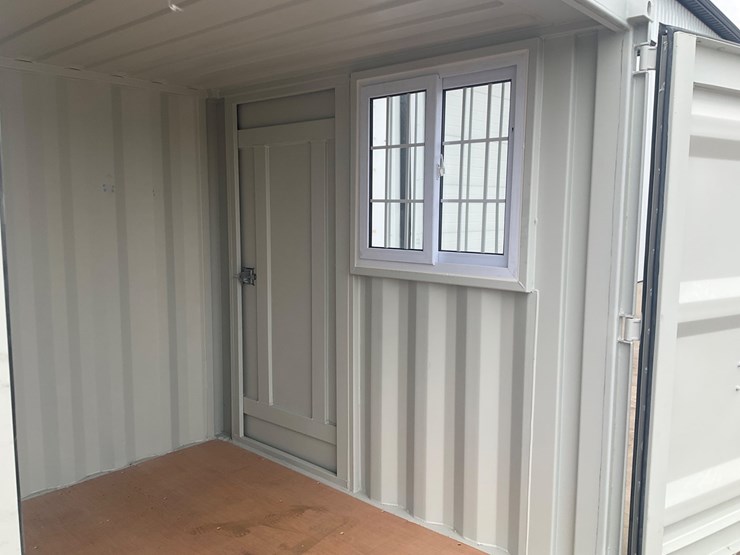 #4072-•-one-trip-8'-mini-container-image-5