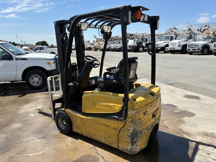 2011-yale-erp040vtn36tf082-forklift-image-4