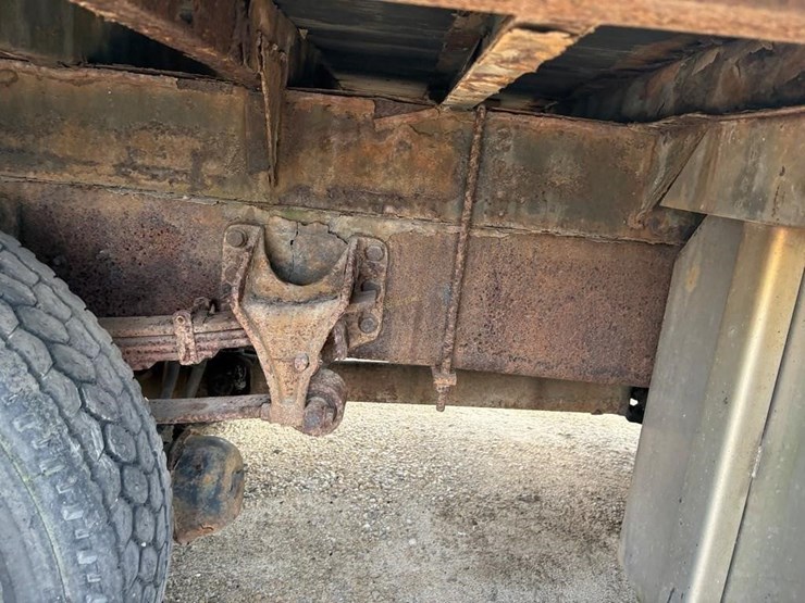 2005-international-durastar-4300-image-7