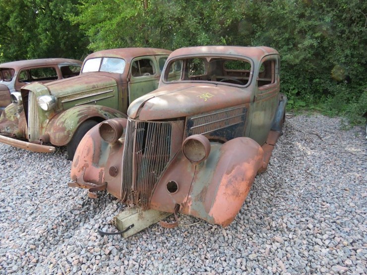 1936-ford-sedan-image-1