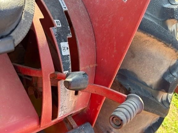 ih-574-gas-tractor-image-11