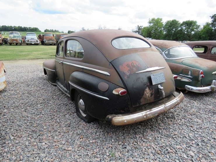 1946-ford-2dr-sedan-image-4