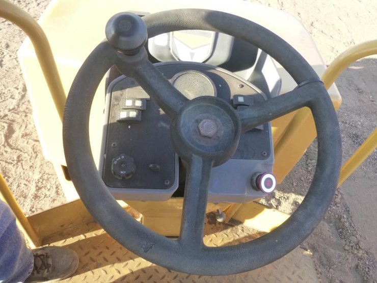 2008-caterpillar-cb34-image-8