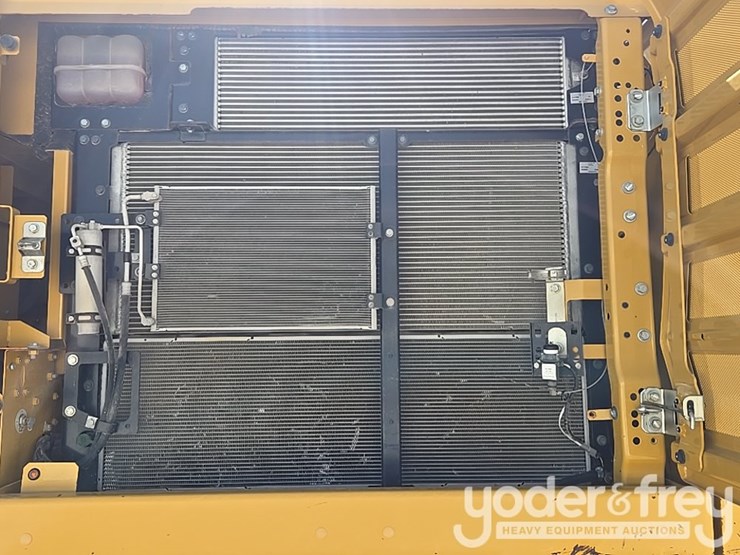 2019-caterpillar-336-image-34