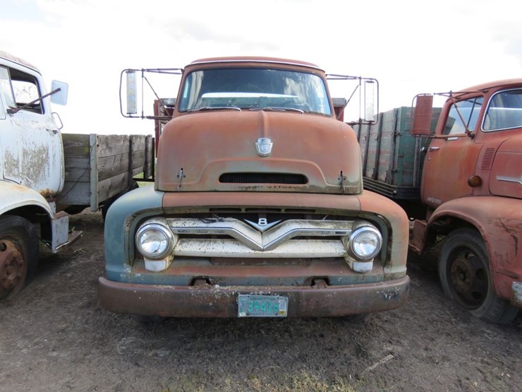 1955-ford-c600-image-2