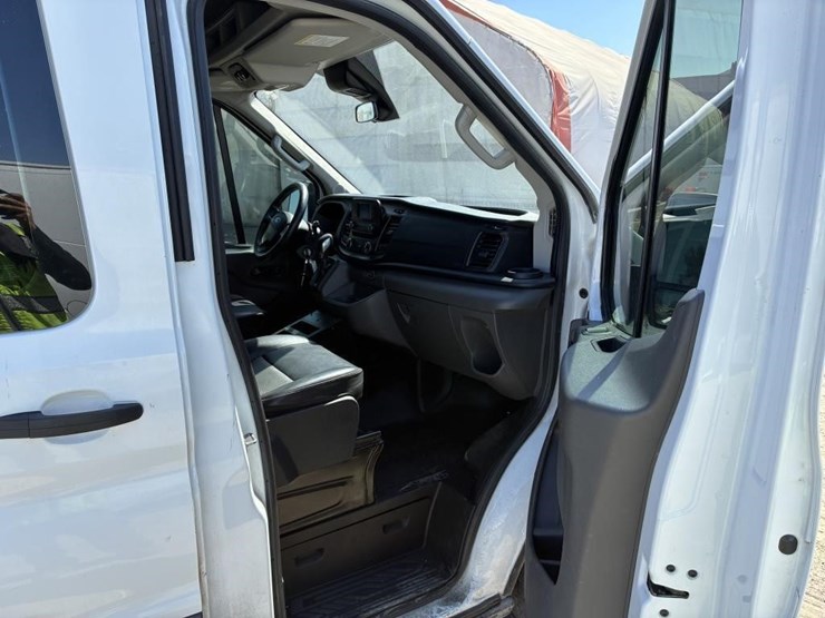 2020-ford-transit-image-10