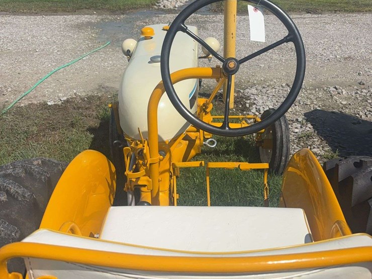 1965-international-cub-image-10