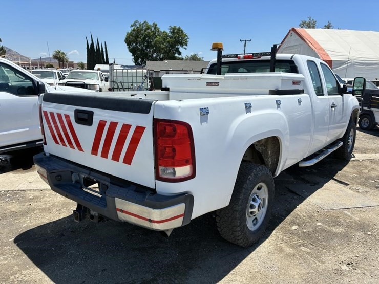 2012-gmc-sierra-2500hd-image-3