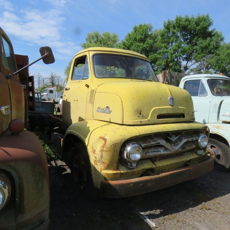 1955 FORD C700
