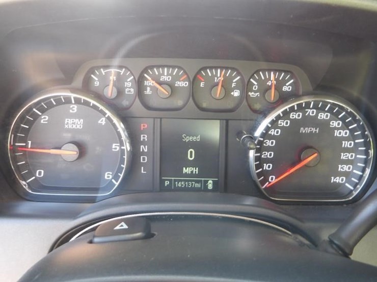 2018-chevrolet-silverado-1500-image-18