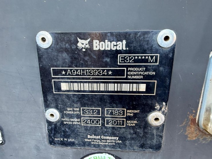 2011-bobcat-e32-image-29