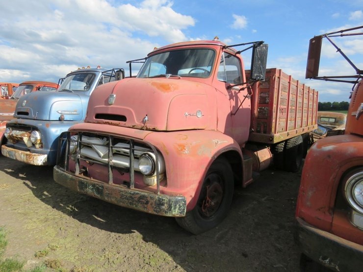 1955-ford-c600-image-3