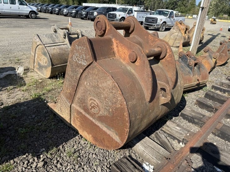 john-deere-330-image-4