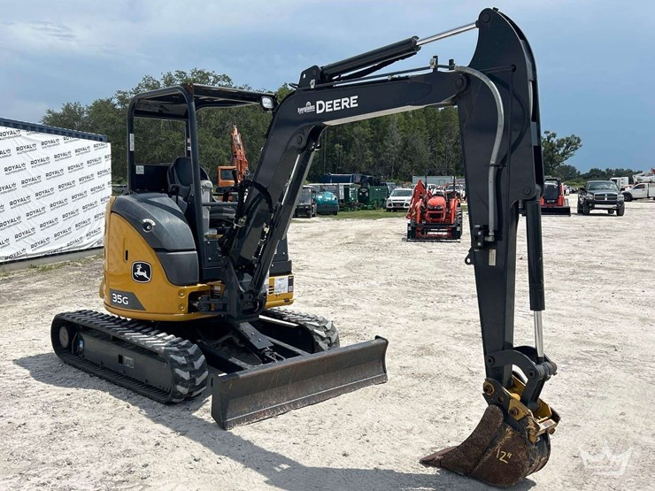 2023-deere-35g-image-2