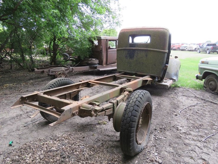 1941-1-1/2-ton-truck-image-4