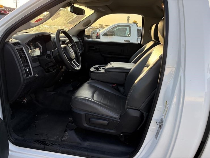 2016-dodge-2500-image-8