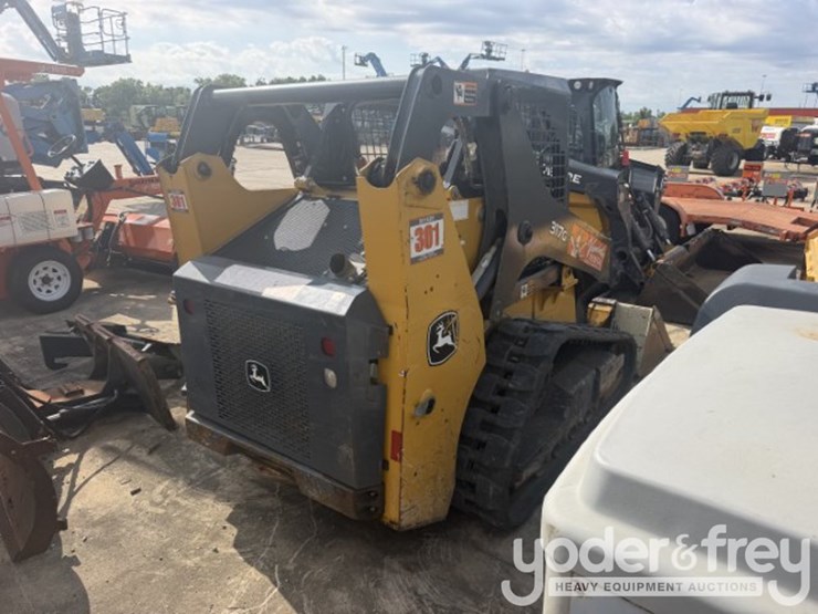 2019-deere-317g-image-2