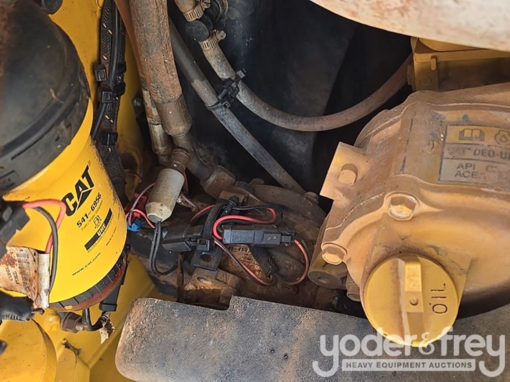 2020-caterpillar-272d-image-36