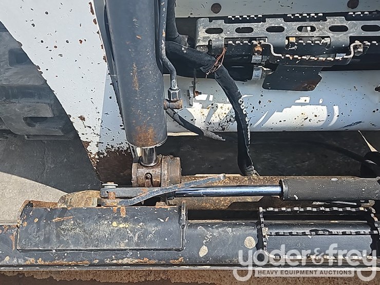2016-bobcat-t870-image-17
