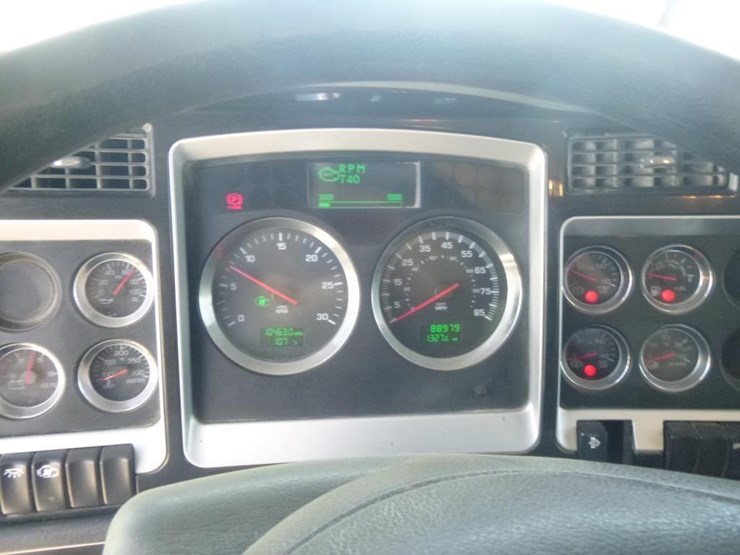 2011-kenworth-t400-image-40