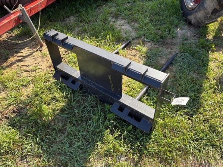 new-universal-mount-bale-spear-image-3
