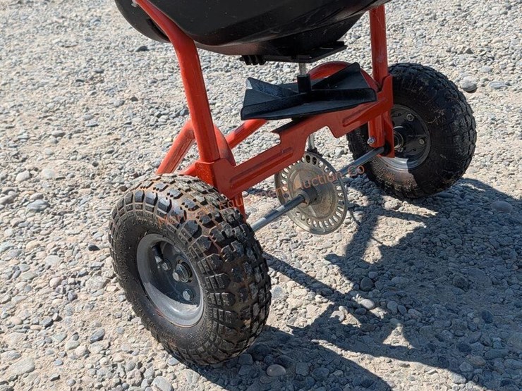 agri-fab-spin-spreader-image-8