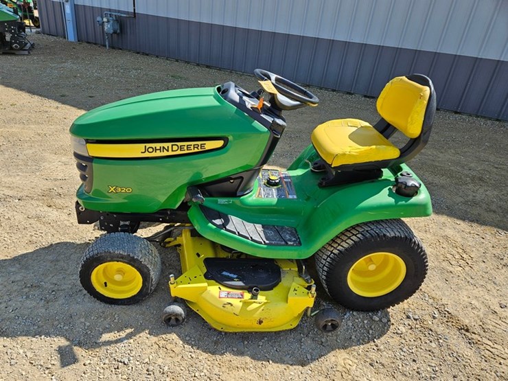 2009-john-deere-x320-image-2