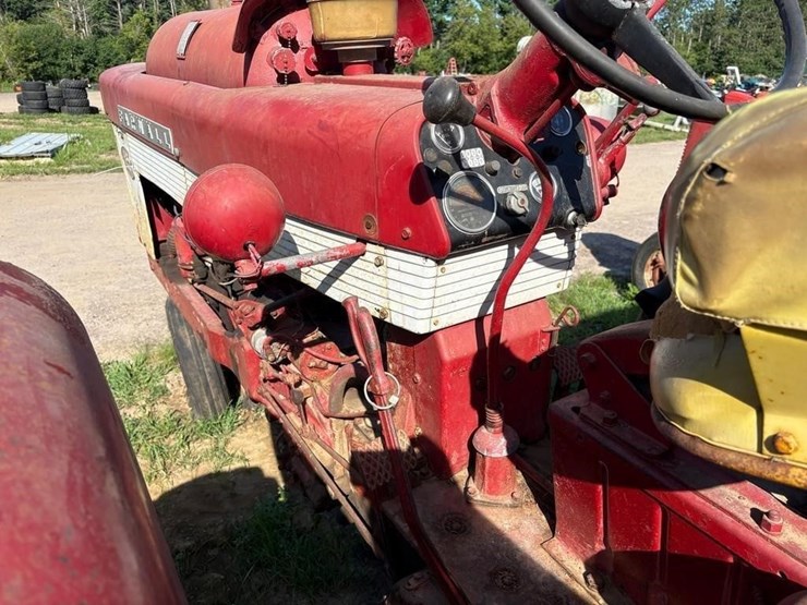farmall-460-lp-gas-tractor-image-7