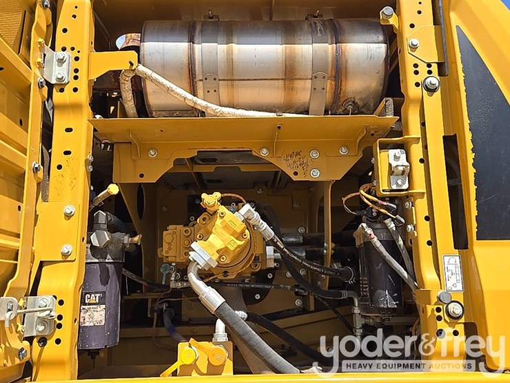 2019-caterpillar-336-image-38