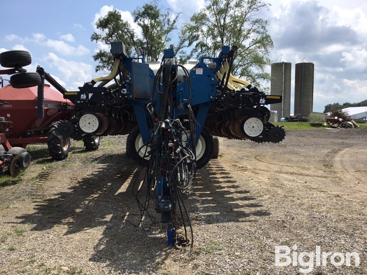 2009-kinze-3700-image-15