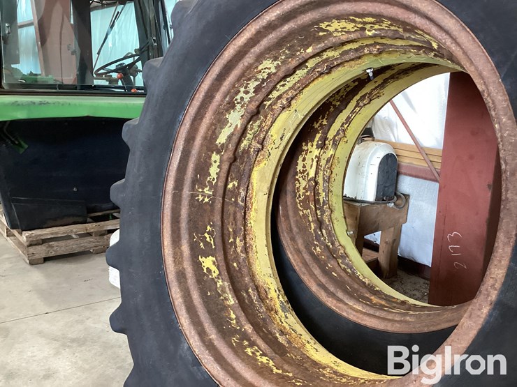 john-deere-520-image-16