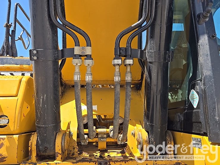 2019-caterpillar-336-image-26