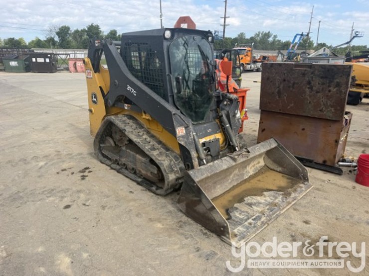 2019-deere-317g-image-4