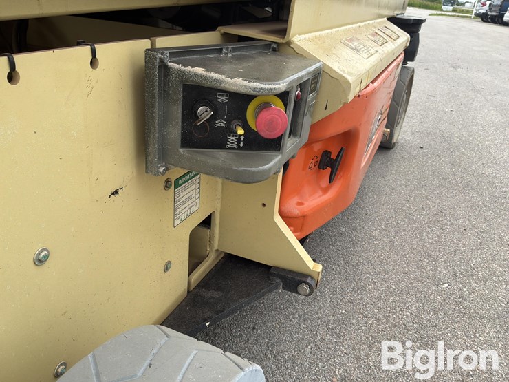 2020-jlg-3246es-image-11