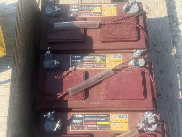 battery-box,-marine-battery-charger-&-batteries-image-9