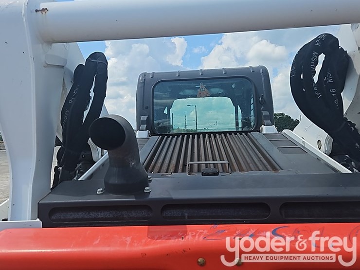 2020-bobcat-t870-image-32
