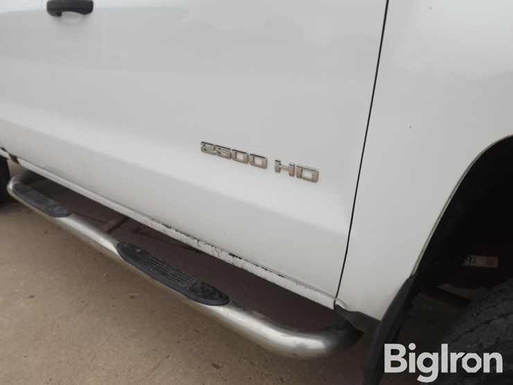 2017-chevrolet-k2500-image-16