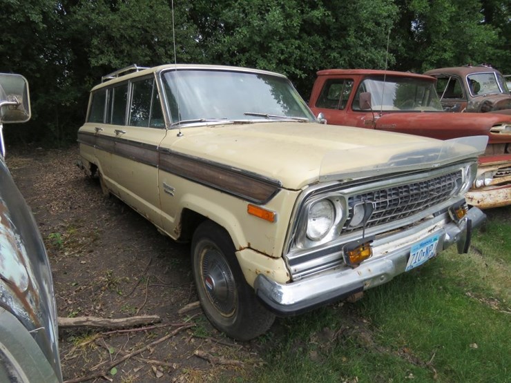 1976-jeep-wagoneer-4dr-image-2