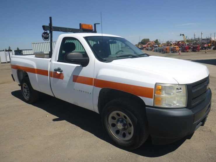 2009-chevrolet-1500-image-2