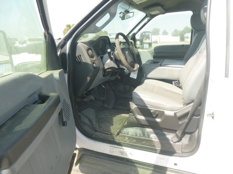 2012-ford-f550-image-8