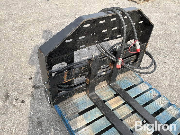 2026-massey-ferguson-730-image-12