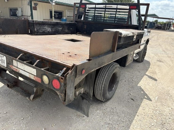 2001-dodge-3500-image-5