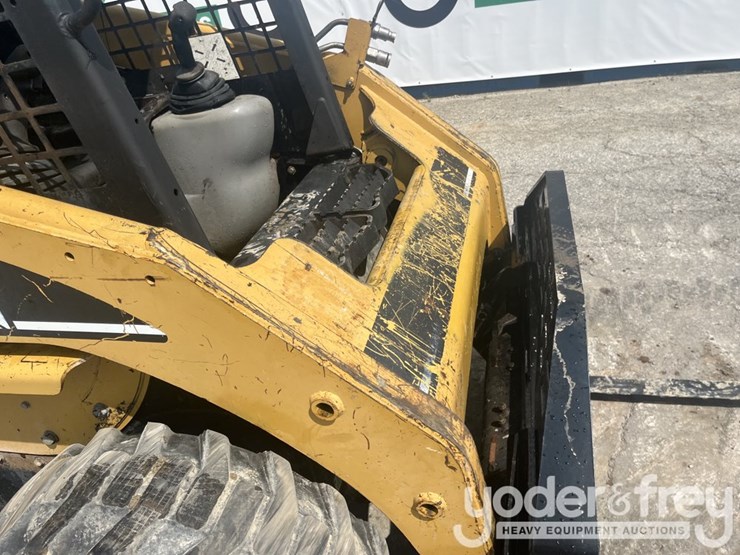 caterpillar-216b-image-24