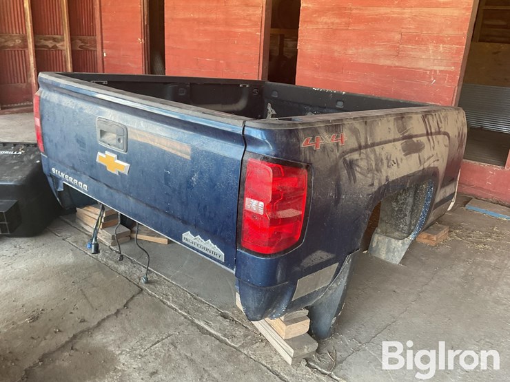 2015-chevrolet-2500hd-image-1