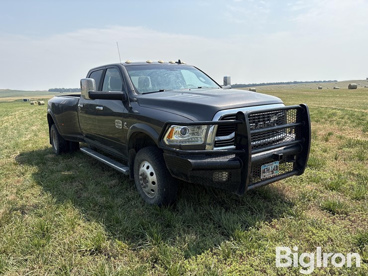 2017-dodge-3500-image-3