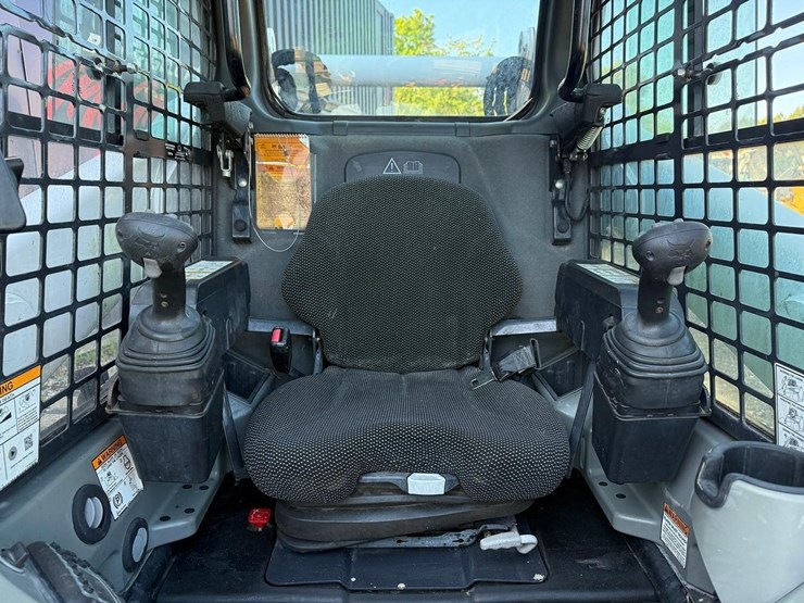 2020-bobcat-t740-image-19