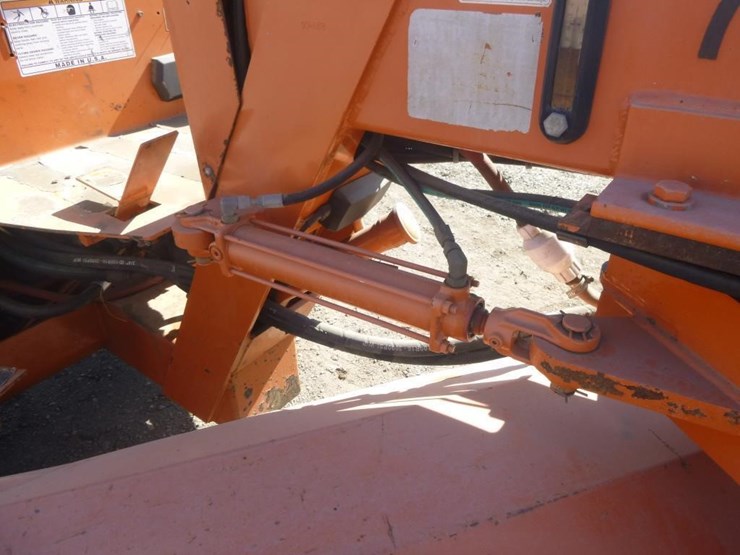 2014-broce-bb250b-3-wheel-sweeper-image-22