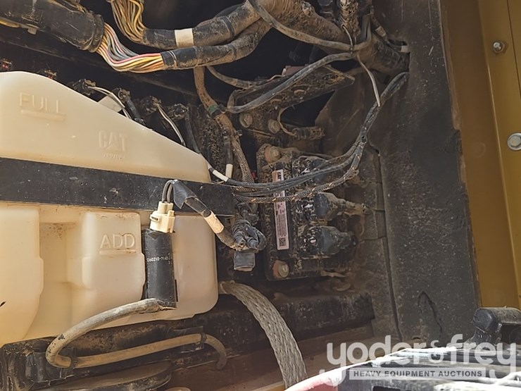 2019-caterpillar-336-image-32